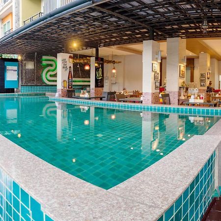 Hotel Blue Sky Patong Exterior foto