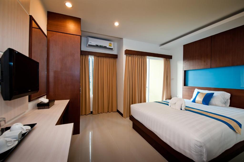 Hotel Blue Sky Patong Habitación foto