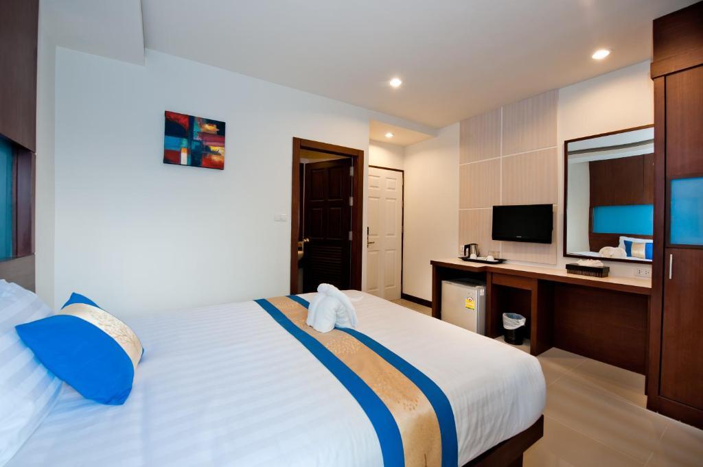Hotel Blue Sky Patong Habitación foto