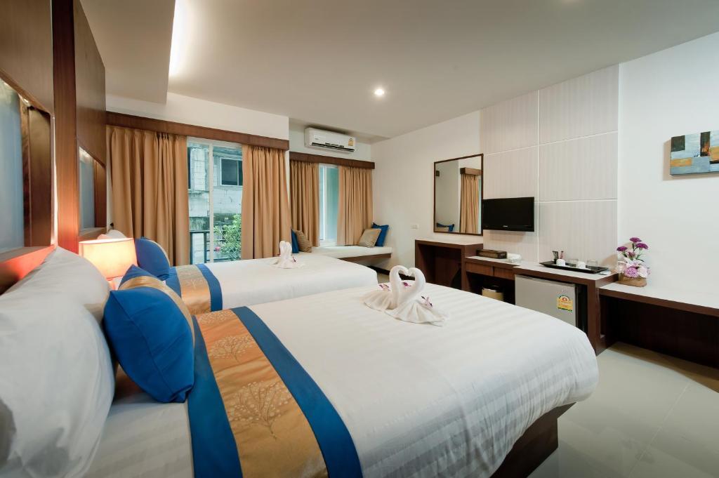 Hotel Blue Sky Patong Habitación foto