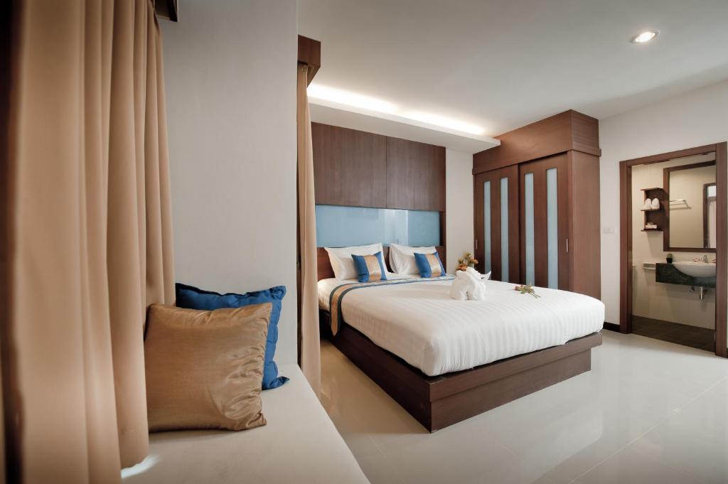 Hotel Blue Sky Patong Habitación foto