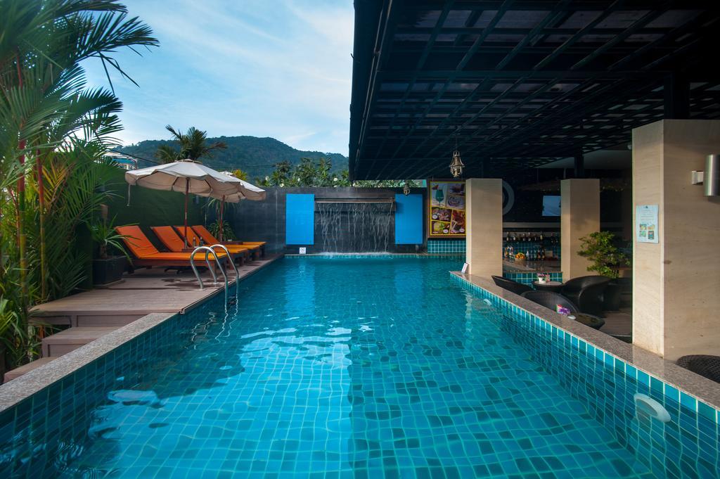 Hotel Blue Sky Patong Exterior foto