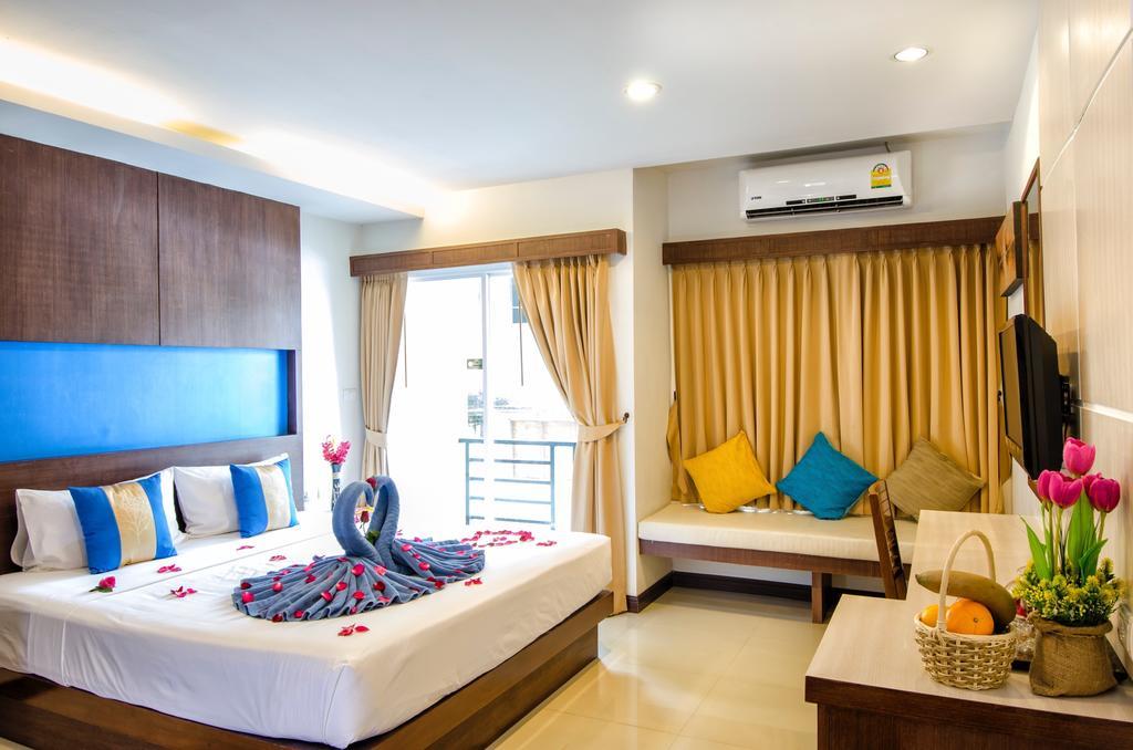 Hotel Blue Sky Patong Exterior foto
