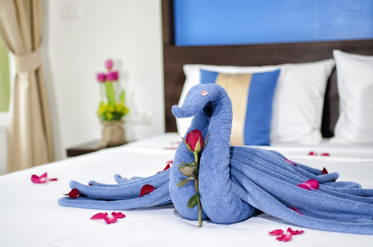 Hotel Blue Sky Patong Exterior foto