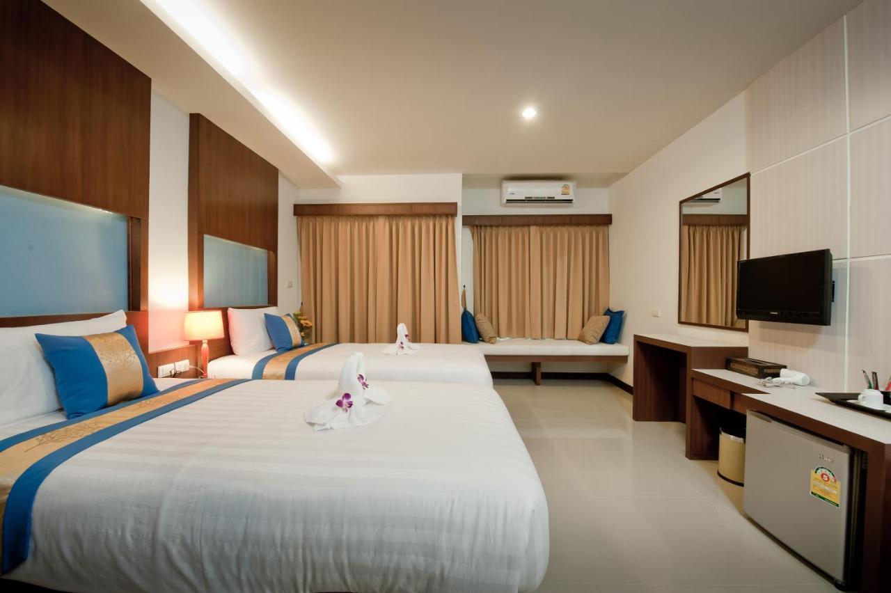 Hotel Blue Sky Patong Habitación foto